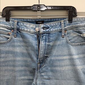 Express Men’s Light Wash Relaxed Jeans